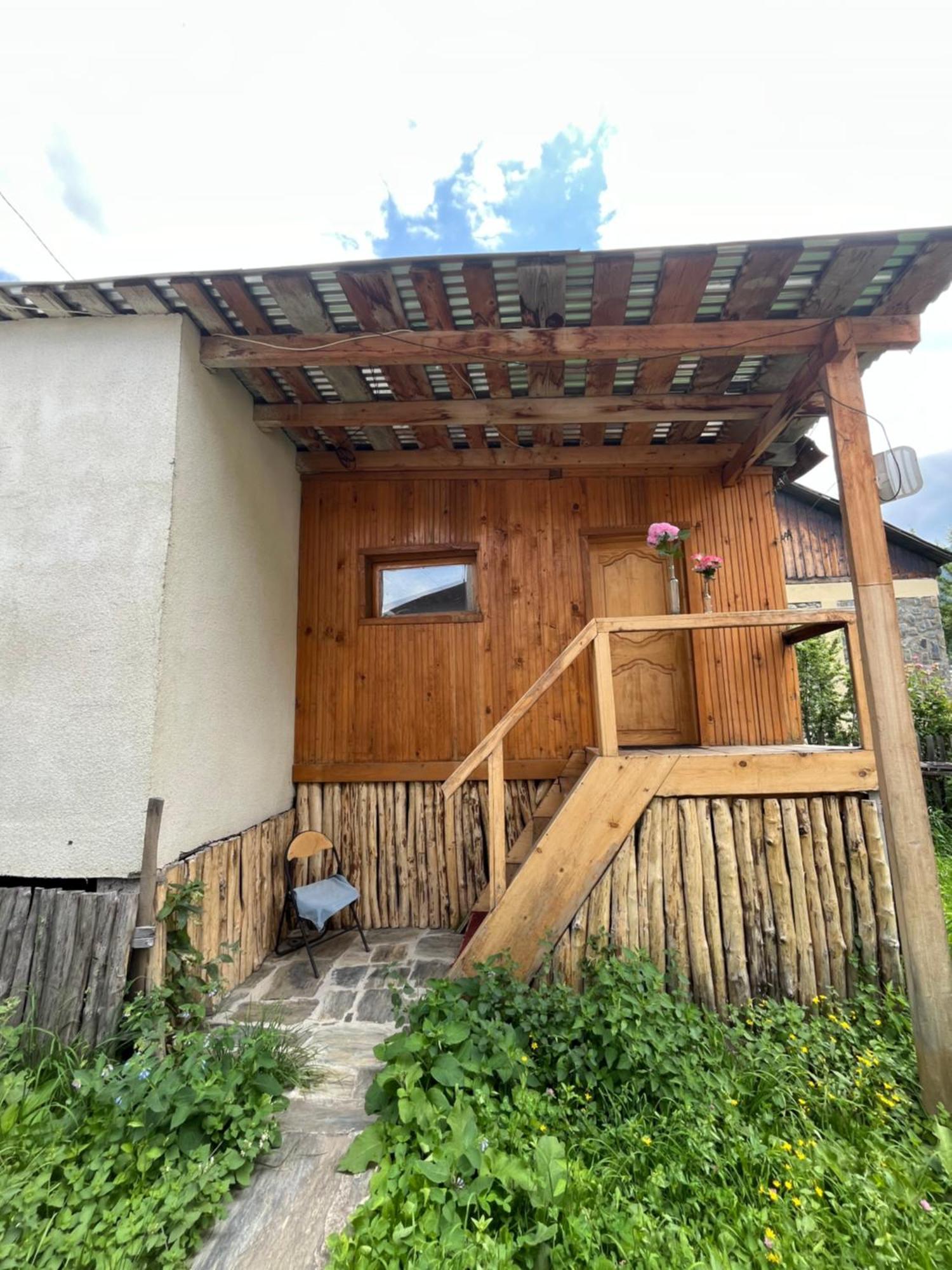 הוילה מסטיה Wooden House מראה חיצוני תמונה